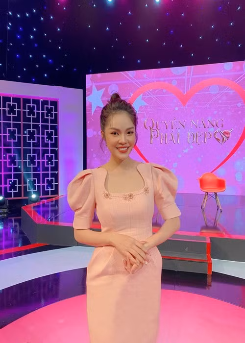 Nữ diễn viên lấy lại vóc dáng sau khi sinh con trai thứ 2. Ảnh: FBNV