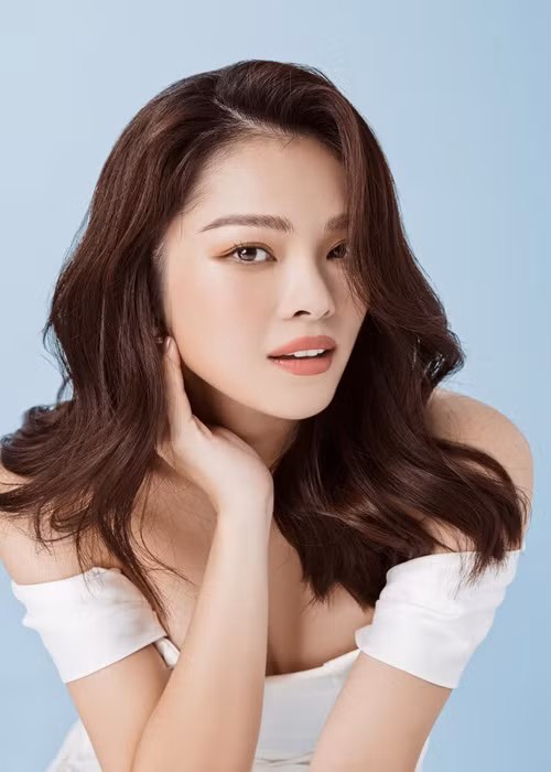 Dương Cẩm Lynh trải qua biến cố ly hôn năm 2018. 2 năm qua, cô bị bạn trai phản bội. Ảnh: FBNV