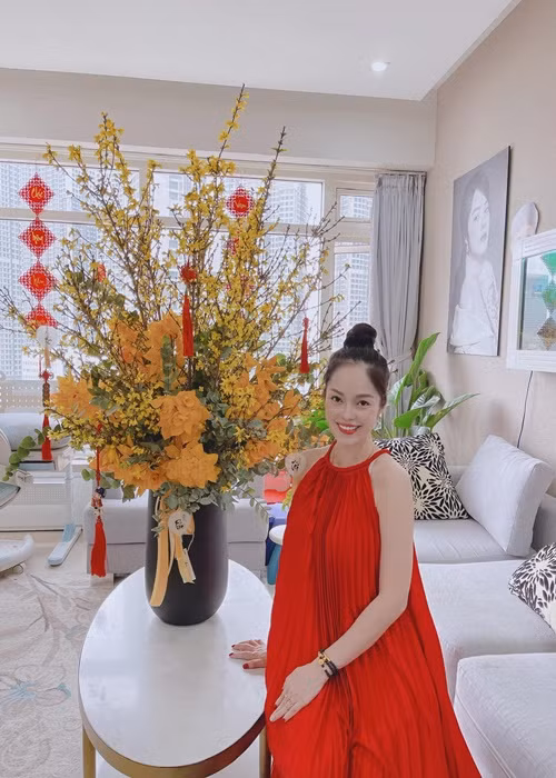 Lần mang bầu thứ hai, Dương Cẩm Lynh giữ kín hình ảnh. Ảnh: FBNV