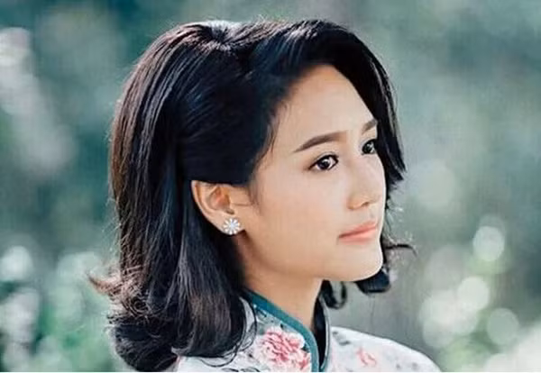 Nhin mam com dam bac, toi phat hien bi mat cua me chong