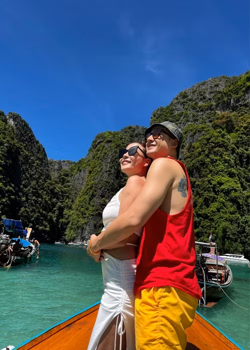 Đầu tháng 8/2022, một diễn đàn bàn luận về showbiz có bài đăng gây xôn xao dư luận: "Rộ tin đồn sao nam tên T, chồng diễn viên D bị đoàn phim bắt gặp đang tình thương mến thương với cô diễn viên tuổi thơ thế hệ 10X?". Lương Thế Thành - chồng của Thúy Diễm nhanh chóng bị nhiều cư dân mạng réo tên. Phía Lương Thế Thành không lên tiếng. Tuy nhiên, Thúy Diễm có động thái đáp trả tin đồn. Cô khẳng định gia đình mình đang rất yên ổn, hạnh phúc, bình thường và không có chuyện chồng đang cặp kè với bất kỳ cô gái nào.