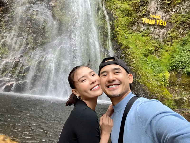 Lương Thế Thành khoe ảnh du lịch cùng bà xã.