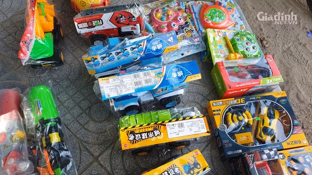 Do choi tre em chay bang pin khong nhan mac bay ban la liet-Hinh-13