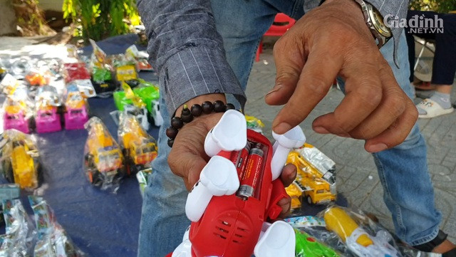 Do choi tre em chay bang pin khong nhan mac bay ban la liet-Hinh-4