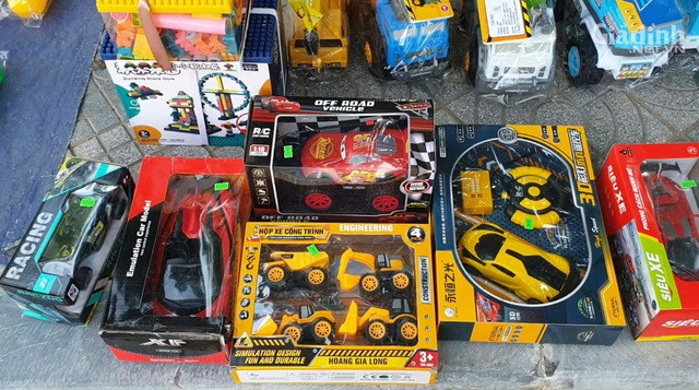 Do choi tre em chay bang pin khong nhan mac bay ban la liet-Hinh-6