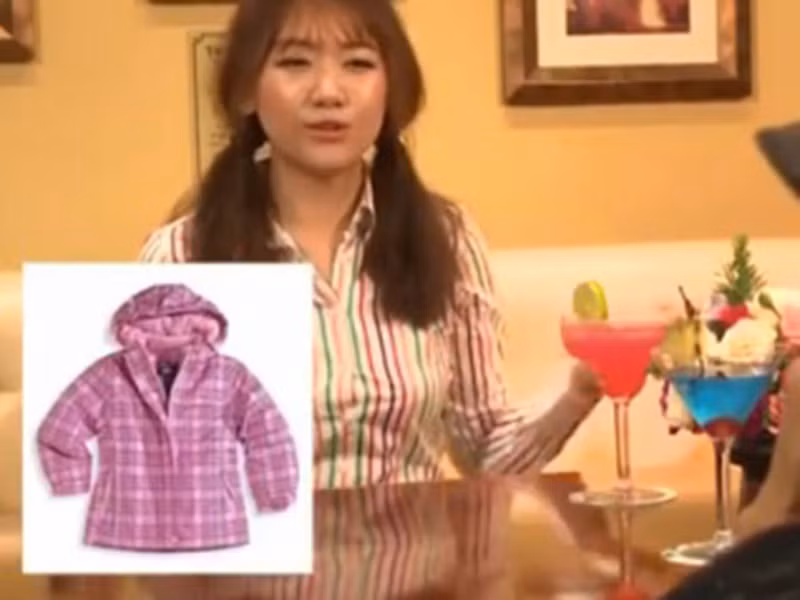 Kể về những tháng ngày gia đình khó khăn, Hari Won chia sẻ, có lần cả nhà hết gạo ăn và chỉ biết cầu nguyện, hay nhà không có thức ăn gì khác ngoài cơm với trứng gà, kim chi. Ảnh: Dân Việt