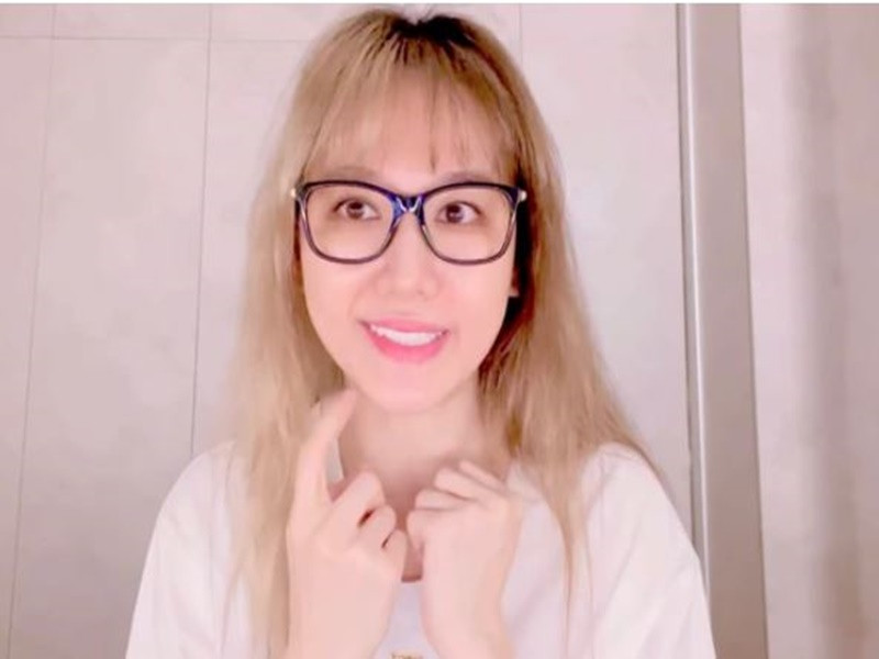 Hé lộ góc khuất của Hari Won trước khi nổi tiếng, giàu có He lo goc khuat cua Hari Won truoc khi noi tieng, giau co