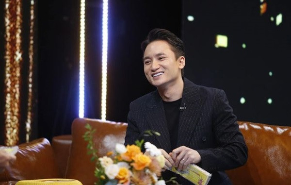 Phan Manh Quynh tiet lo tuoi tho co cuc gan voi keo lac