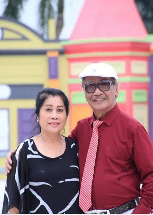 Bà Minh Ngà là vợ thứ ba của nghệ sĩ Trần Hiếu. Bà từng là giáo viên, sinh năm 1954, kém chồng 18 tuổi. Ảnh: Dân Trí