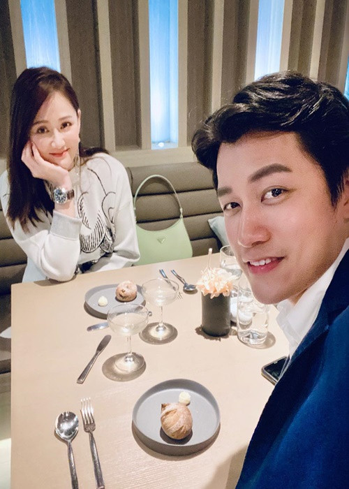 Về phần mình, Trần Kiều Ân có động thái làm rõ nghi vấn bầu bí. Vietnamnet dẫn lời nữ diễn viên: "Thực ra khi xem ảnh, tôi thường chỉ xem hình có đẹp hay không. Tôi không đọc nội dung viết gì cả nên đã gây ra hiểu lầm. Cảm ơn sự quan tâm của mọi người".