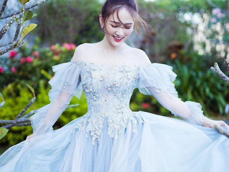 Nữ diễn viên sinh năm 1979 sở hữu vóc dáng thon gọn, gương mặt đẹp không tỳ vết.