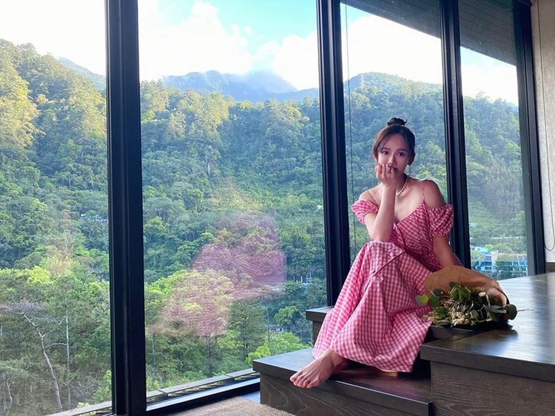 Gia tài phim ảnh của Trần Kiều Ân gồm nhiều bộ phim đình đám như: "Hoàng tử ếch", "Định mệnh anh yêu em", "Cẩm tú duyên hoa lệ mạo hiểm", "Đẳng cấp quý cô", "Tiếu ngạo giang hồ" (2013).