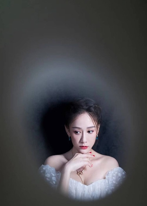 Trần Kiều Ân được xem là một trong những mỹ nhân Hoa ngữ tuổi ngoài 40 vẫn quyến rũ và trẻ trung.