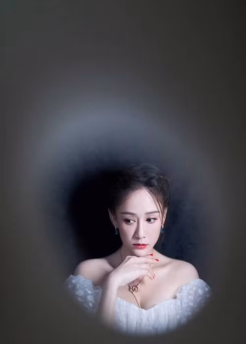 Trần Kiều Ân được xem là một trong những mỹ nhân Hoa ngữ tuổi ngoài 40 vẫn quyến rũ và trẻ trung.