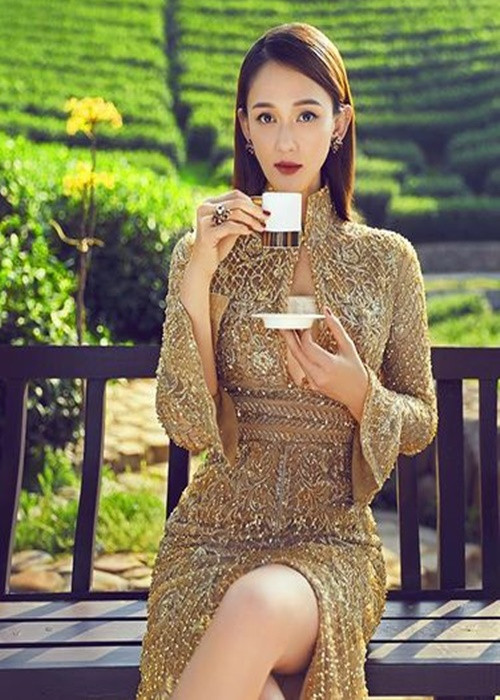 Bản thân chồng Trần Kiều Ân kinh doanh sau khi du học. Anh nắm trong tay nhiều biệt thự sang trọng, chuyên cơ và xế hộp đắt đỏ.