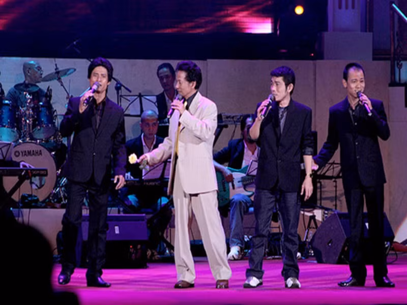 Chế Linh từng khẳng định, ông không dùng danh tiếng của mình để PR cho các con theo nghệ thuật hay nhờ vả bầu show cho con mình có thêm nhiều show diễn. Ảnh: Tổ Quốc