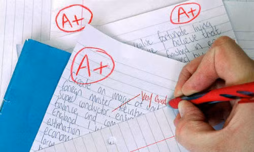 Vi sao nguoi chau A kieng viet ten nguoi bang muc do?