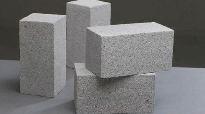Có các loại bê tông phổ biến là: bê tông tươi, bê tông nhựa, bê tông Asphalt, bê tông Polyme và các loại bê tông đặc biệt khác.