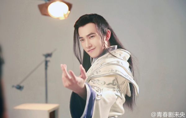 Thông qua tìm hiểu quan hệ giữa Phan An và Lưu Tú phát hiện, Phan An hồi nhỏ được hạ quan sử Tôn Tú của cha chăm sóc, nhưng vì nhân phẩm của Tôn Tú không được tốt, vì thế ban đầu Phan An thường xuyên sỉ nhục Tôn Tú trước đám đông, vì thế đã khiến Tôn Tú ghi hận trong lòng.