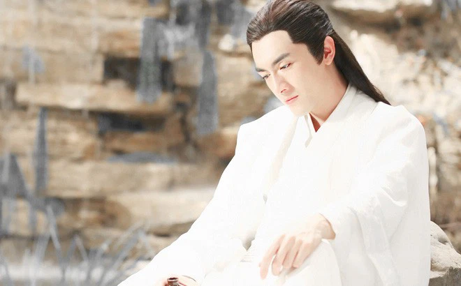 Vì bị ảnh hưởng bởi Giả Mật, Phan An từng tham gia vào việc mưu phản phế truất Thái Tử, cho dù kế hoạch này có thành công nhưng Phan An lại không hề vì thế mà có được cuộc sống yên ổn. Sau loạn Vương bát, Triệu Vương Tư Mã Luân thành công đoạt quyền, khi ấy Tôn Tú – người từng có xích mích với Phan An lên làm Tể tướng.