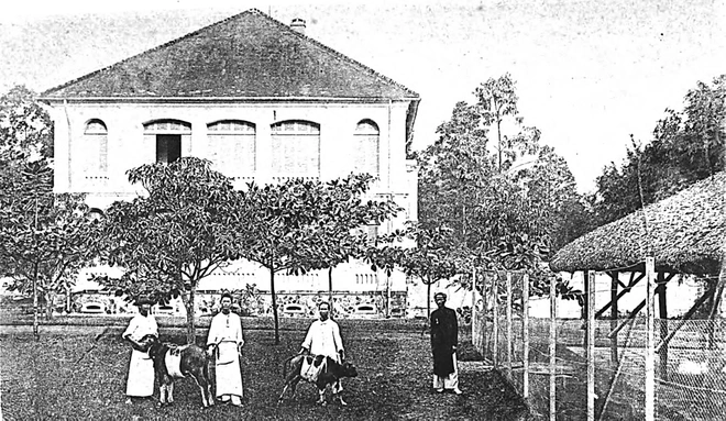 Trong ảnh là Viện vaccine động vật ở Sài Gòn, thập niên 1890.