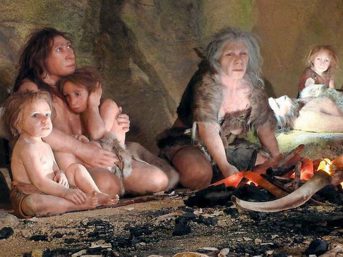 Họ cũng có tình yêu dị chủng với Homo sapiens. Nhiều người châu Âu, đặc biệt là Bắc Âu ngày nay vẫn mang 2% yếu tố Neanderthals trong DNA.