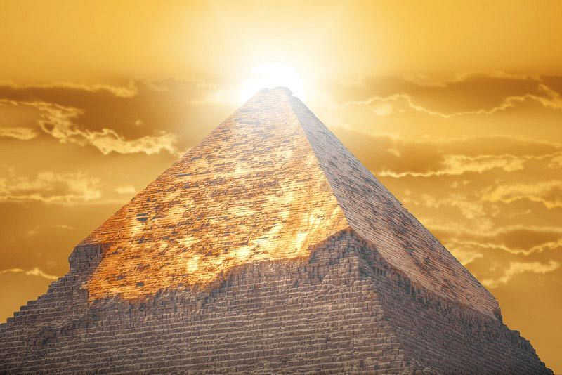 Dù được xây dựng từ hàng nghìn năm trước nhưng kim tự tháp chỉ lệch so với điểm Cực bắc 0,05 độ.