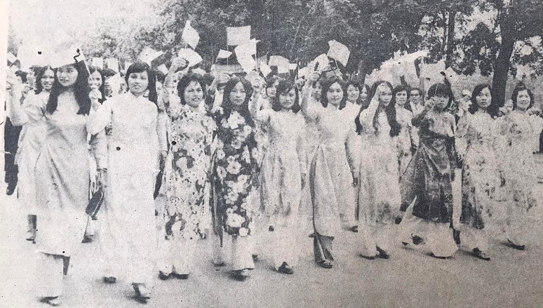 Nữ thanh niên Hà Nội.