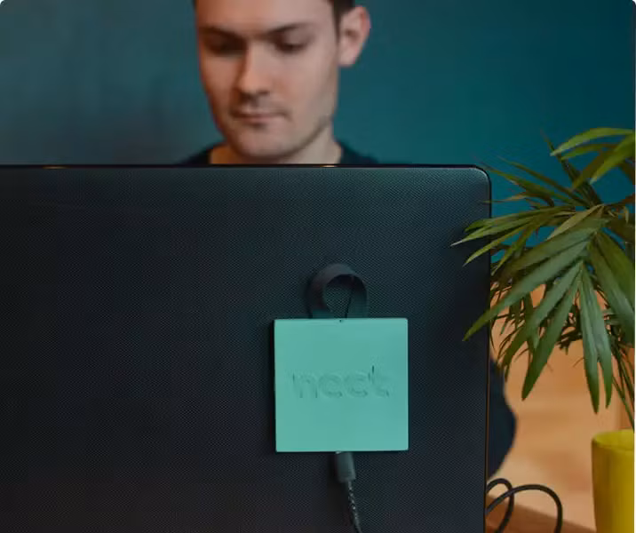 Với thiết kế nhỏ gọn đi kèm những gói dữ liệu 4G từ các nhà mạng trên toàn thế giới, modem của Nect sẽ là người bạn đồng hành đáng tin cậy cho những chuyến công tác dài ngày.