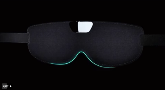  3. Bịt mắt ngăn ngủ ngáy: Nguyên nhân chính của ngủ ngáy là vì đường thở gặp vấn đề như cổ họng hẹp, cuống lưỡi to, cuống họng dài… Một số người có thể tự loại bỏ tình trạng này bằng việc nằm nghiêng khi ngủ, nhưng một số khác thì không.