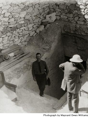 Tranh tường thể hiện niềm tin tôn giáo, và quan tài giúp các nhà khảo cổ tìm hiểu nghi lễ chôn cất phức tạp dành cho Pharaoh.