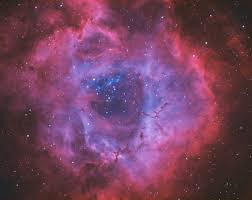 ESA ban đầu cho rằng đó rất có thể là vật thể hiếm thấy trong giới thiên văn gọi là khối cầu Bok, một đám mây dày đặc và lạnh, cực kỳ đen tối.