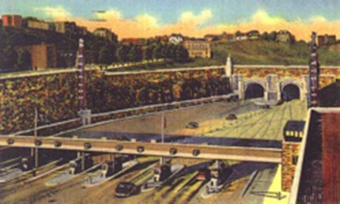 Martha ra lau kính chắn gió phía sau trong khi Jackson lau phía trước. Khi Wright quay lại thì vợ anh đã biến mất. Điều kì lạ là anh cũng không nghe hay nhìn thấy bất kì điều gì bất thường.