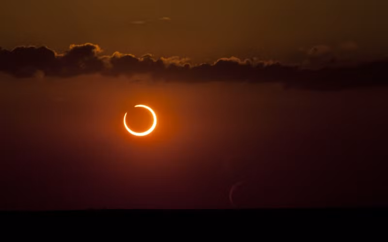 Trong khi đó, nhật thực 70% có thể được quan sát ở miền Tây Trung Quốc và một số khu vực châu Á. Trong khi đó, ở Na Uy hay Phần Lan chỉ có thể quan sát nhật thực 62 - 63%.