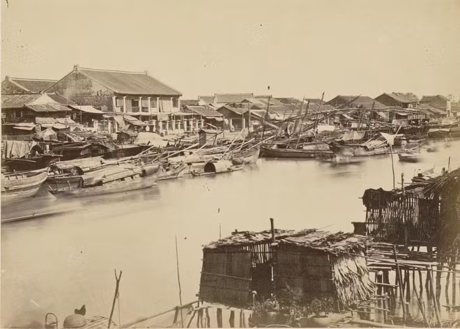 Chợ Lớn là thủ phủ kinh tế của Nam Kỳ, tất cả lúa gạo trồng ở đồng bằng được vận chuyển đến đây bằng thuyền để xay xát và sau đó xuất khẩu.