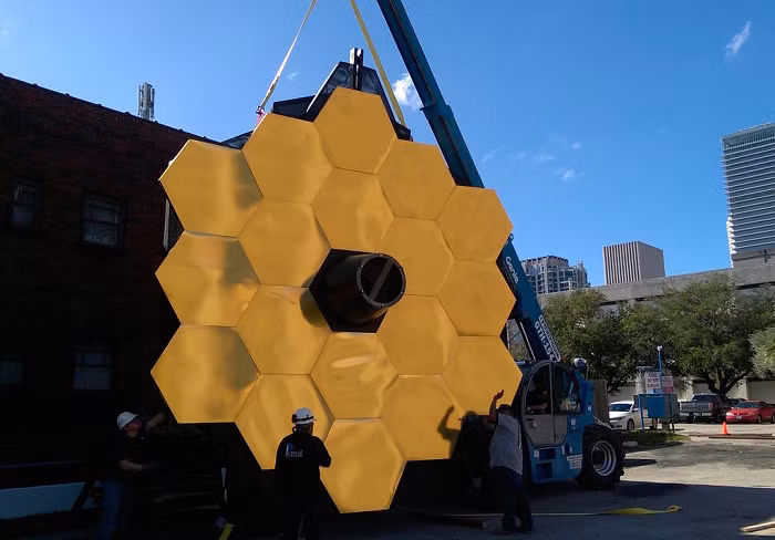 Là công trình hợp tác quốc tế giữa NASA, ESA và Cơ quan Vũ trụ Canada, kính James Webb dự kiến hoạt động trong khoảng 20 năm.