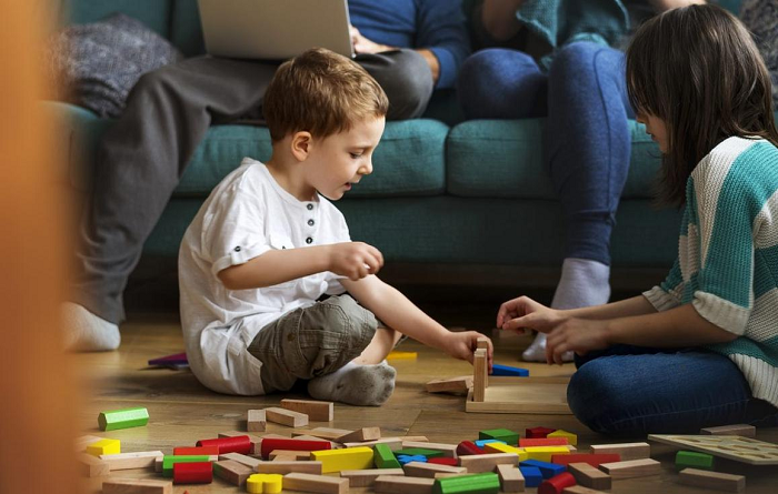  2. Anh/chị cả: Anh/chị cả trong một gia đình thường có xu hướng thành công hơn trong công việc so với những người em của họ. Bởi lẽ, họ thường thông minh hơn.