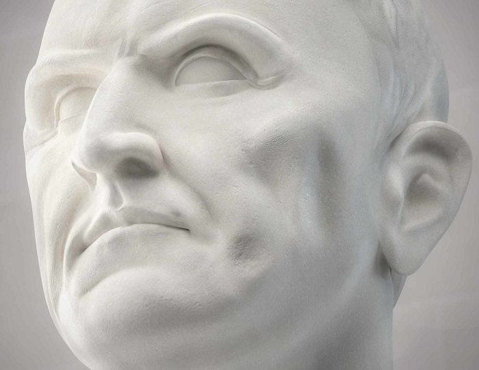 Thông qua các khoản vay và hỗ trợ tài chính, Crassus đã biến khối tài sản ngày càng lớn của mình thành một mạng lưới ảnh hưởng, từng bước trở thành "ông trùm" giàu có nhất La Mã.