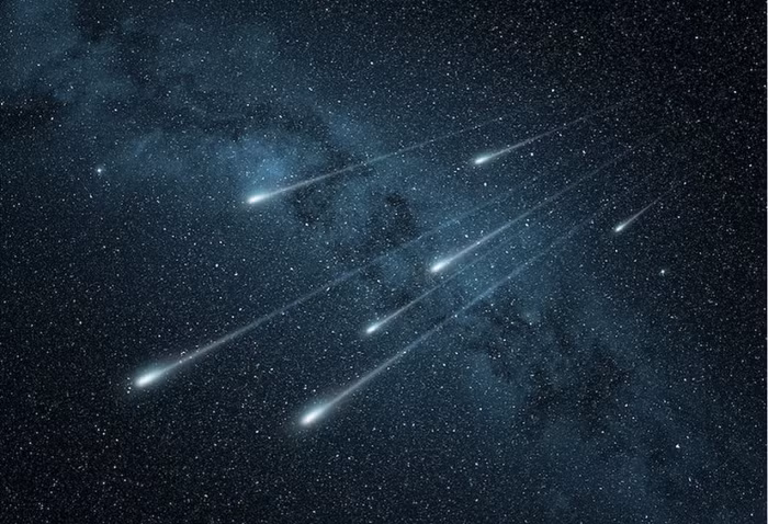 Trên thực tế, đây là lần thứ hai trong năm nay chúng ta sẽ vượt qua chiếc đuôi đá bụi của Halley. Chúng ta cũng từng đi qua nó ở một phần khác của quỹ đạo hành tinh, trong vài ngày vào đầu tháng 5, làm mưa sao băng Eta Aquarids- xuất hiện.