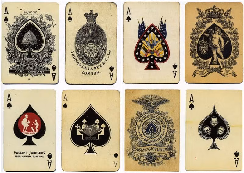 Lá bài này trong Tarot, bộ bài được sử dụng ở châu Âu từ thế kỷ 15, là một thanh kiếm, biểu tượng của chiến tranh. Và thương vong trong chiến trận là điều khó tránh khỏi.