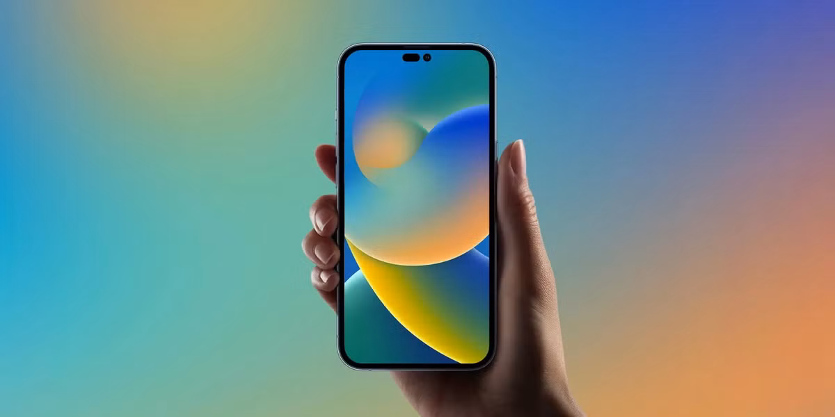 Từ giữa năm 2021, Apple được cấp bằng sáng chế liên quan đến camera tiềm vọng có tên Folded Camera. Theo mô tả, công nghệ này cho phép tích hợp một module máy ảnh gồm nhiều ống kính trên thiết bị di động với mục đích cải thiện các hiệu ứng chụp ảnh của camera.