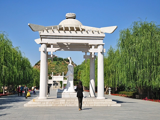 Đây là điểm thu hút khách du lịch nổi tiếng bởi cách sắc đẹp như mơ.