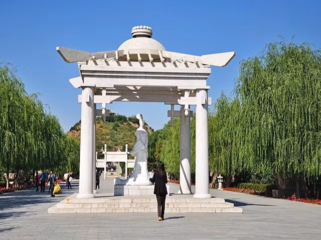 Đây là điểm thu hút khách du lịch nổi tiếng bởi cách sắc đẹp như mơ.