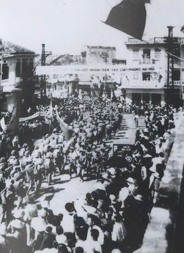 Đoàn quân chiến thắng về tiếp quản Thủ đô ngày 10/10/1954.