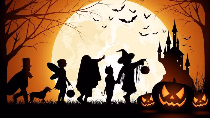 Halloween (hay có tên đầy đủ: All Hallows' Evening) là một lễ hội truyền thống được tổ chức vào 31/10 hằng năm, vào buổi tối trước Lễ Các Thánh trong Kitô giáo Tây phương. Ngày lễ Halloween này được coi như một ngày tết, một lễ hội vui nhất trong năm, nhất là đối với giới trẻ bởi những trò chơi vô cùng kỳ bí và hấp dẫn.