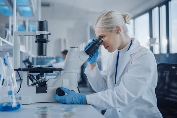 Với công nghệ hiện nay, các nhà khoa học có thể dễ dàng phát hiện khí metyl bromua từ rất xa.