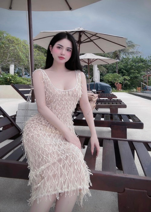 Vợ cũ Việt Anh khoe những chuyến du lịch sang chảnh.