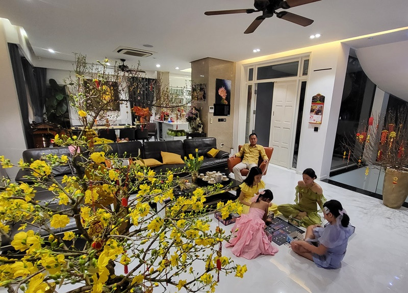 Mỗi dịp lễ Tết, biệt thự của Vũ Thu Phương ngập tràn không khí mùa xuân.