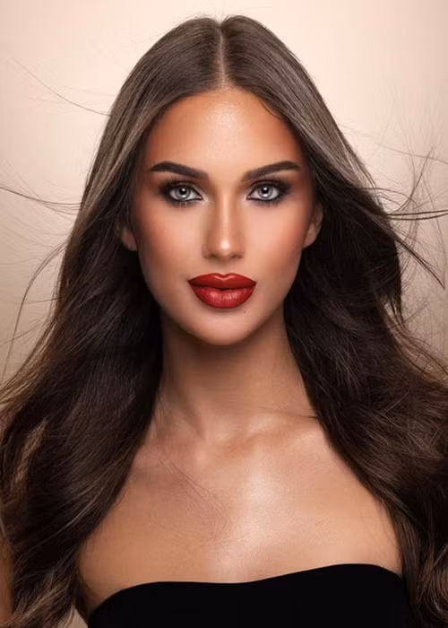 Celina Weil - đại diện Đức được kỳ vọng sẽ đăng quang. Celina cao 1m76, có số đo ba vòng 89-65-96 cm. Ảnh: Miss Intercontinental.