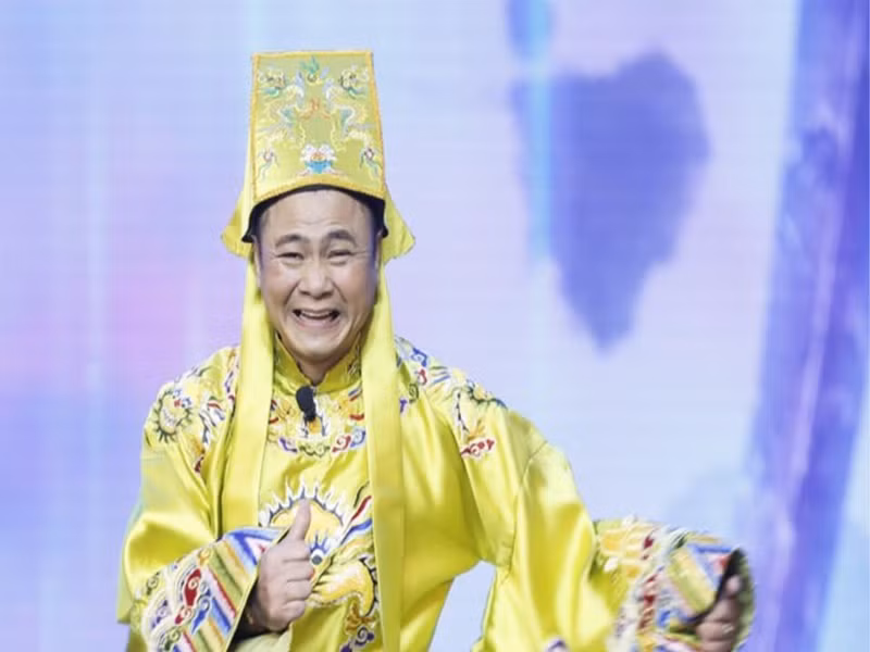 Ngoài là diễn viên chèo, Tự Long còn là một nghệ sĩ hài. Anh góp mặt trong các chương trình trên truyền hình như: Gặp nhau cuối năm, Thư giãn cuối tuần, Ơn giời cậu đây rồi, Táo quân. Ảnh: VTV.